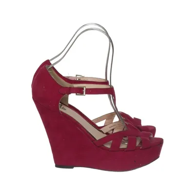 Chaussure compensées (Rose) de Charlotte Russe