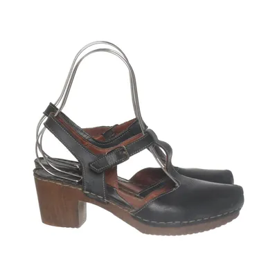 Clogs (Black) from Ten Points