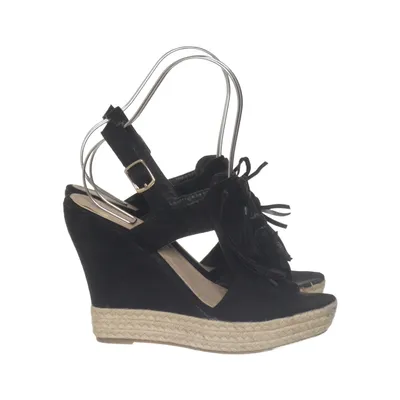 Wedges (Black) from Queen Vivi