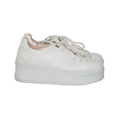 Sneakers (White) from Novita Leather