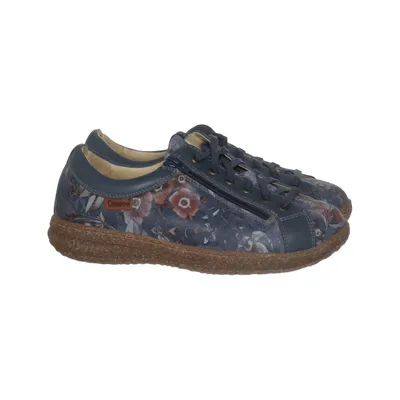 Sneakers (För lite bredare fötter. Har mestadels stått i skohyllan sen jag köpte dem maj 2026. ) from Cinnamon Leather