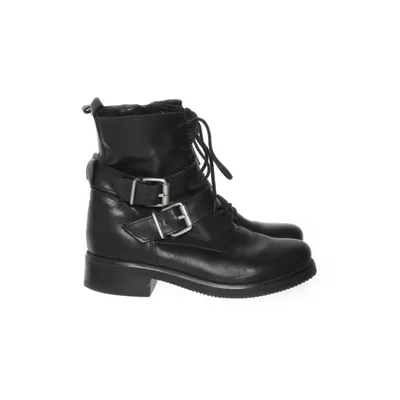 Laced boots (Black) from Sacha Essentials