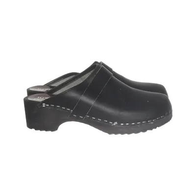 Sabots (Noir) de Sanita Cuir
