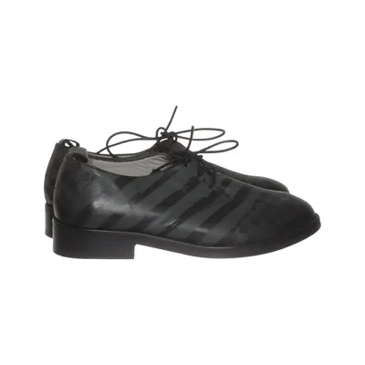 Derby Schnürer (Schwarz) von Catarina Martins