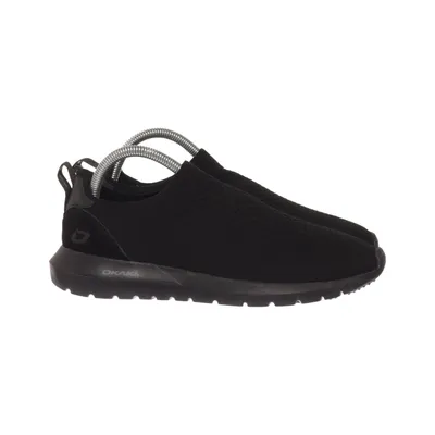 Walking shoes (Black) from Okaki