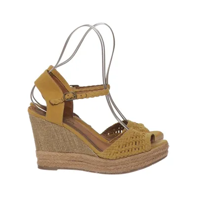 Wedges (Yellow) from Corina