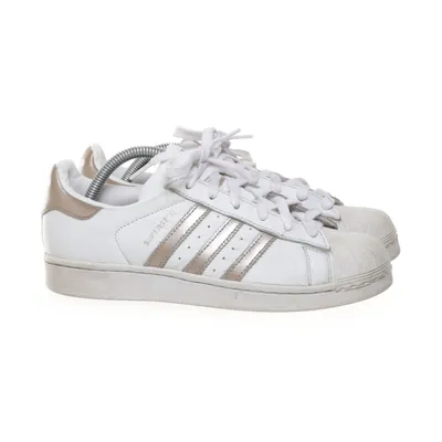 Sneakers (Superstar) from Adidas