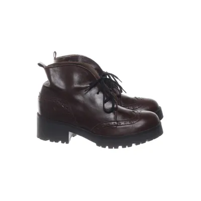 Laced boots (Brown, Black) from Lili Mill