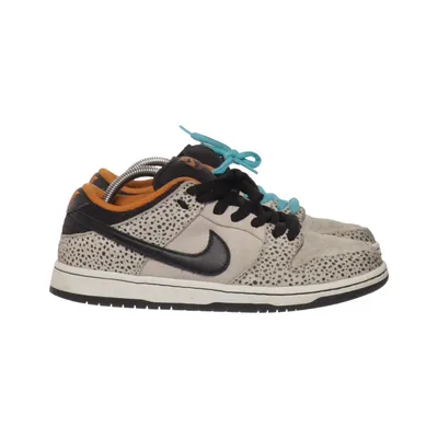 Sneakers (Dunk Low Pro) from Nike SB