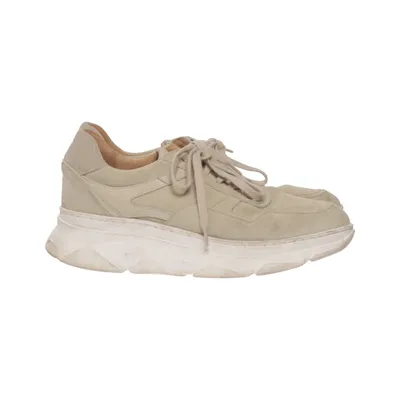 Baskets (Beige) de KMB Cuir
