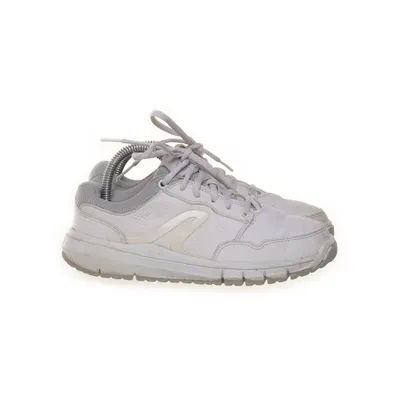 Sneakers (White) from Newfeel