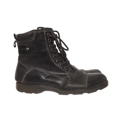 Laced boots (Legend) from Legend