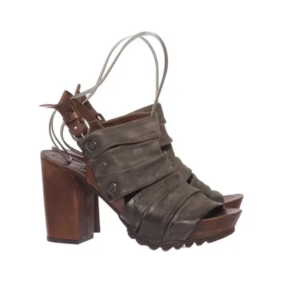 Sandales à talons hauts (Gris, Marron) de AirStep