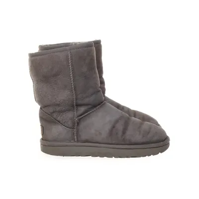 Enkellaarzen (Classic Short II) van UGG Suède