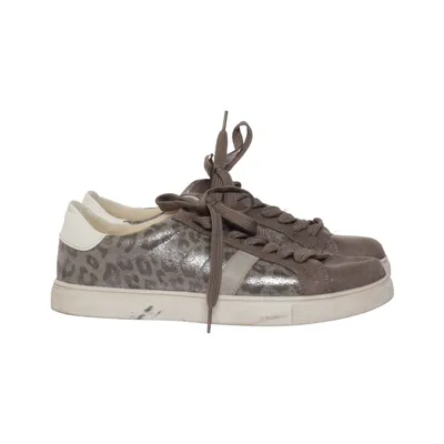 Sneakers (Gray) from Findlay