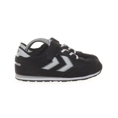 Trainers (Black, White) from Hummel