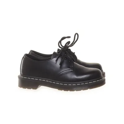 Derbyskor (Svart) från Dr. Martens