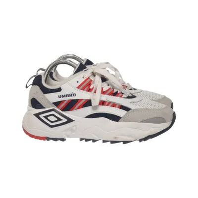 Trainers (NEPTUNE) from Umbro