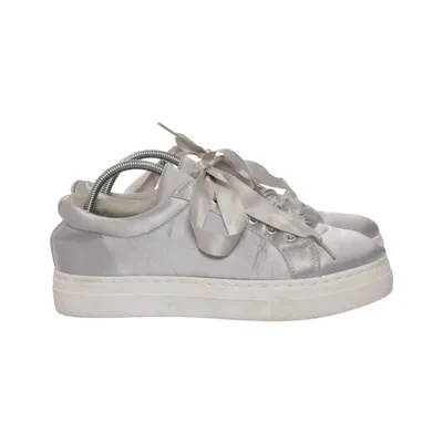 Baskets (Gris, Blanc) de MOA