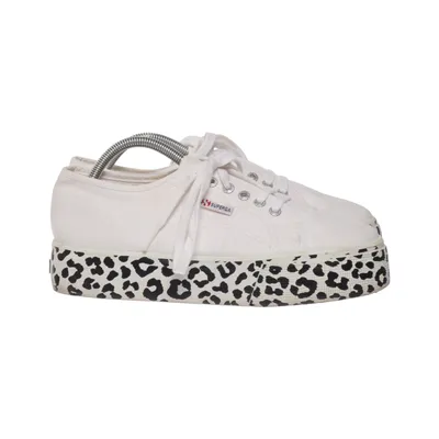 Chaussures en toile (Blanc, Noir) de Superga