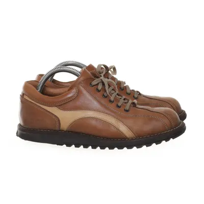 Walking shoes (Brown) from Klondike