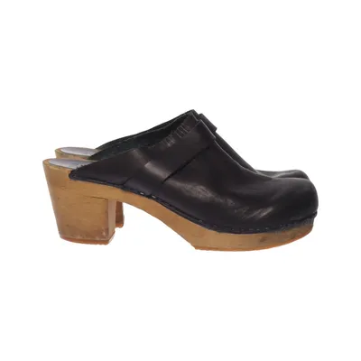 Clogs (Black) from Sanita
