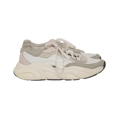 Baskets (Blanc, Rose, Gris) de Hub