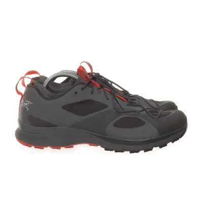 Hiking shoes (Black, Red) from Arc'teryx