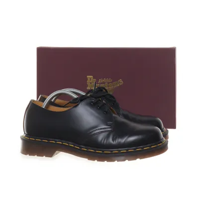 Derbyskor (Svart) från Dr. Martens