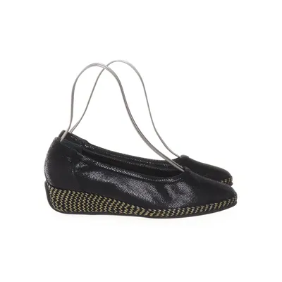 Wedges (Black) from Valleverde