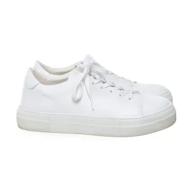 Sneakers (White) from Sneaky Steve
