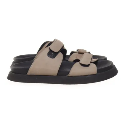 Slip-ins (Beige) from Garment Project