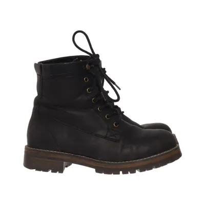Laced boots (Black) from Linear of Sweden