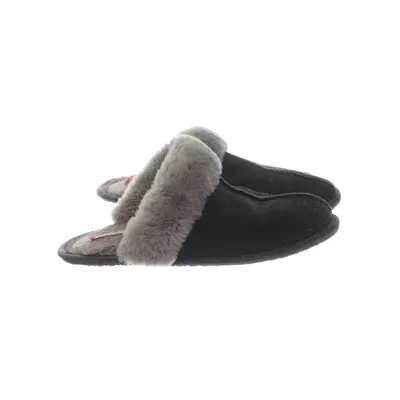Slippers (Black, Gray) from Red Arctic