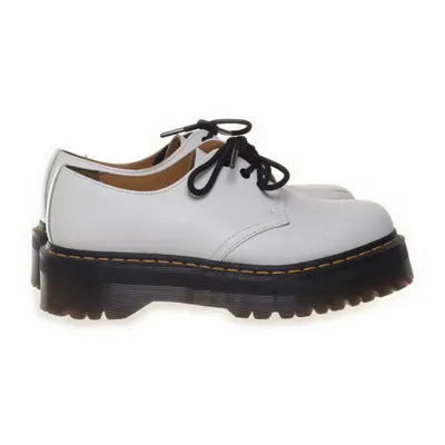 Derbyskor (Vit) från Dr. Martens