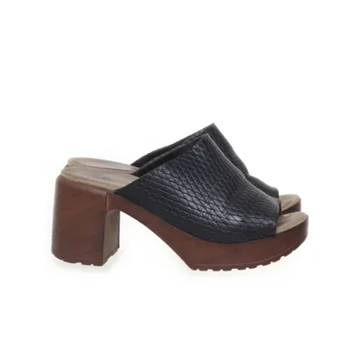 Träskor (Svart) från Calou Stockholm Skinn