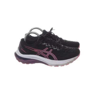Running shoes (GT-2000 11) from Asics