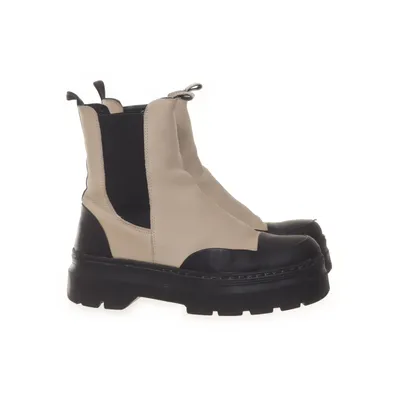 Chelsea boots (Black, Beige) from Pavement