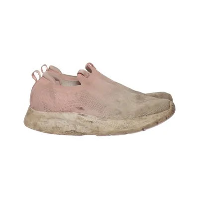 Walking shoes (Pink) from Revolution Footwear