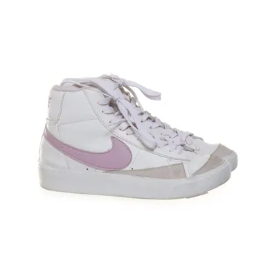 Laced boots (White, Pink) from Nike