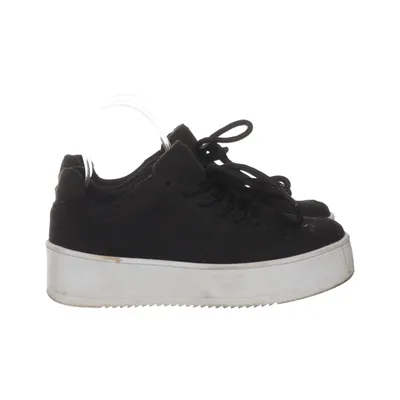 Sneakers (Zwart) van NLY
