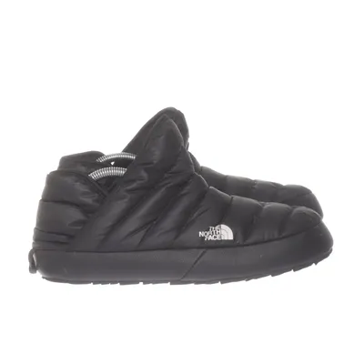 Walking shoes (Black) from The North Face