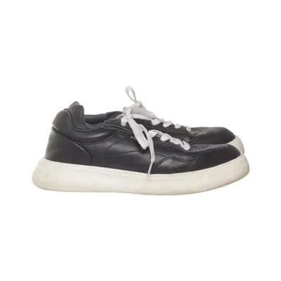 Sneakers (Black, White) from Hoff