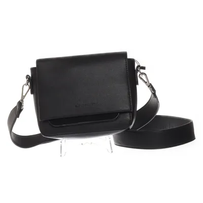 Axelremsväska (Svart) från Carin Wester Polyester