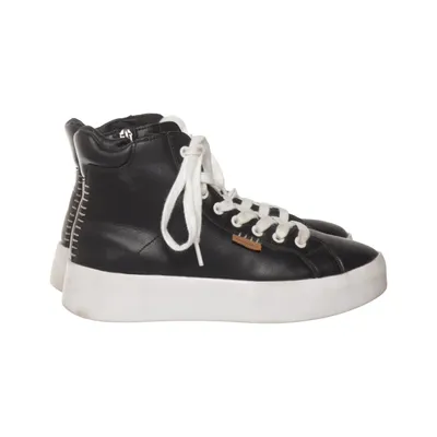 Baskets (Noir, Blanc) de Emmshu