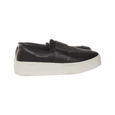 Slip-ons (Black, White) from Vox