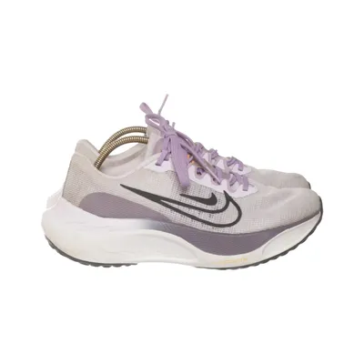 Running shoes (Zoom Fly 5) from Nike