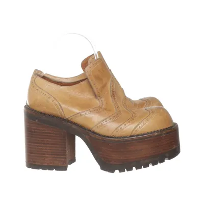 Heeled boots (Beige) from El Dantés
