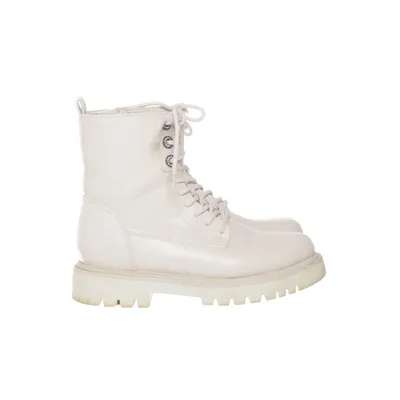 Laced boots (Beige) from Graceland