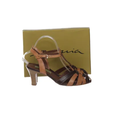 High heel sandals (Brown, White) from Oscaria